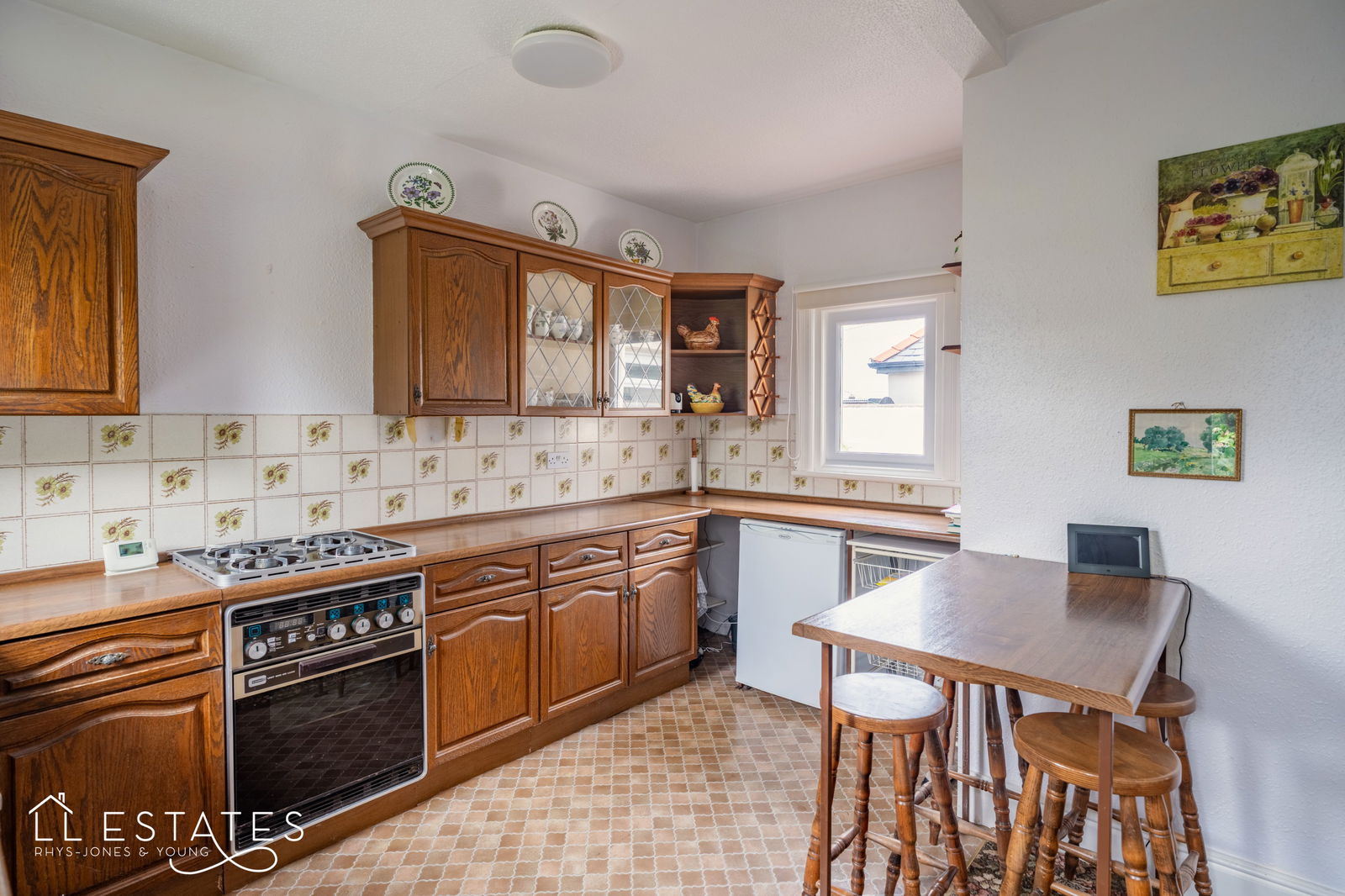 3 bed semi-detached bungalow for sale in Tower Way, Abergele  - Property Image 4