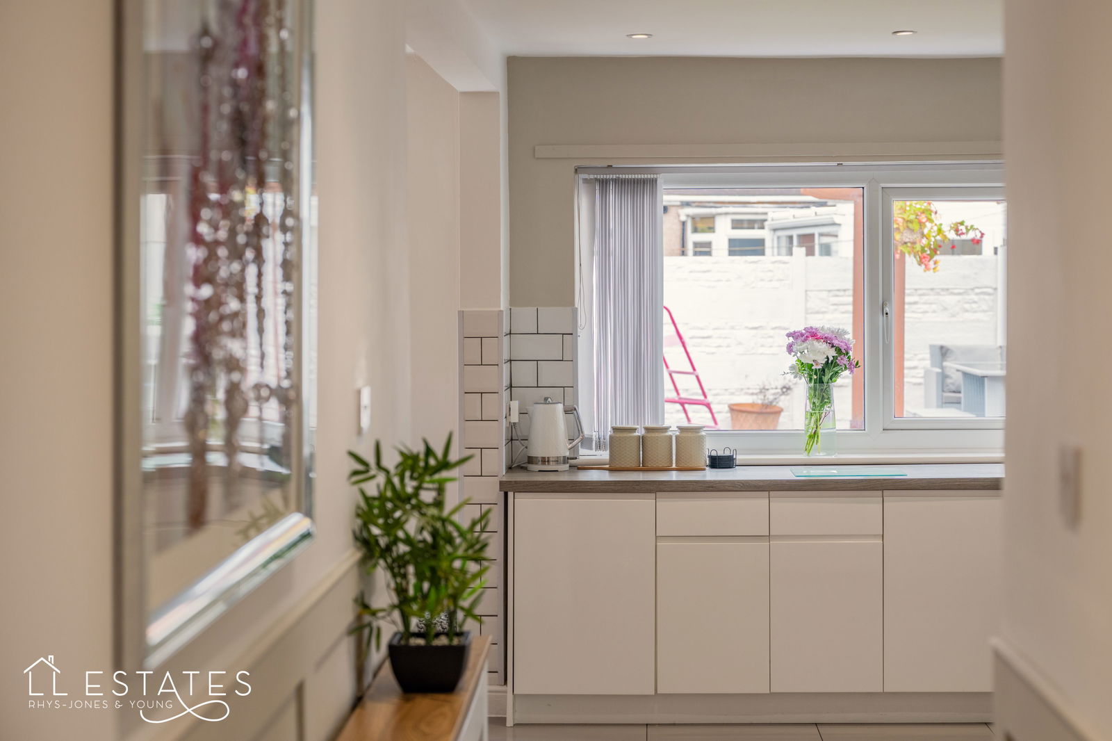 2 bed bungalow for sale in Gillian Drive, Rhyl  - Property Image 8