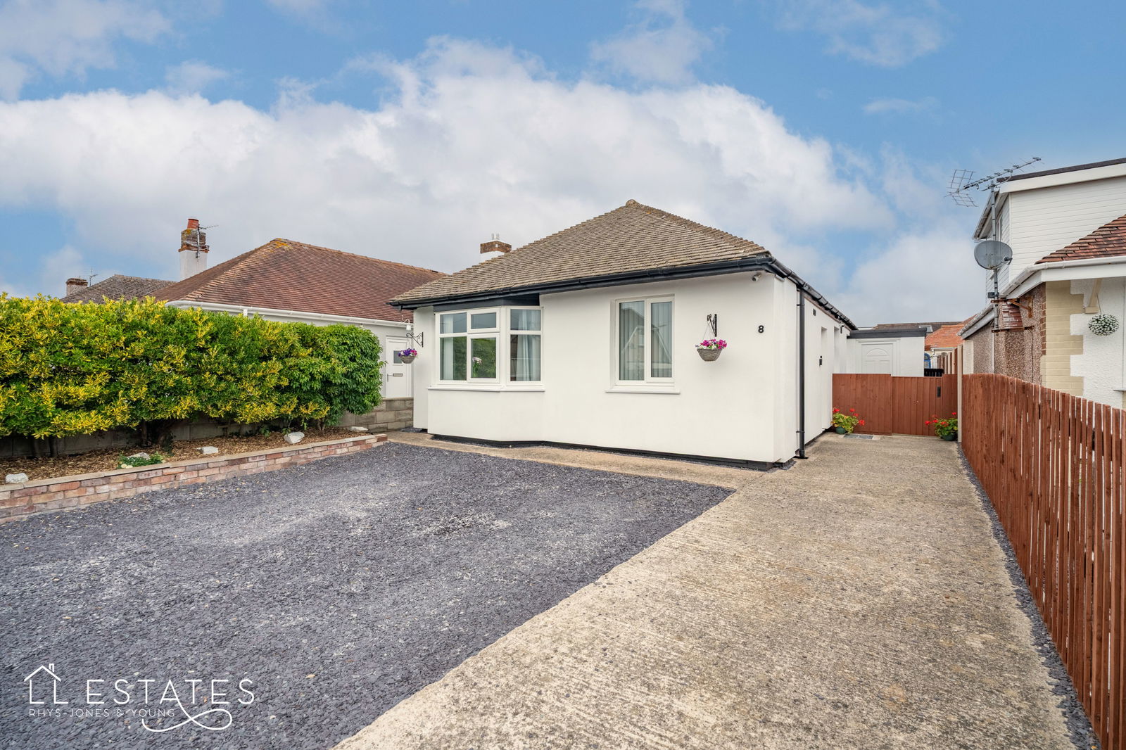 2 bed bungalow for sale in Gillian Drive, Rhyl, LL18