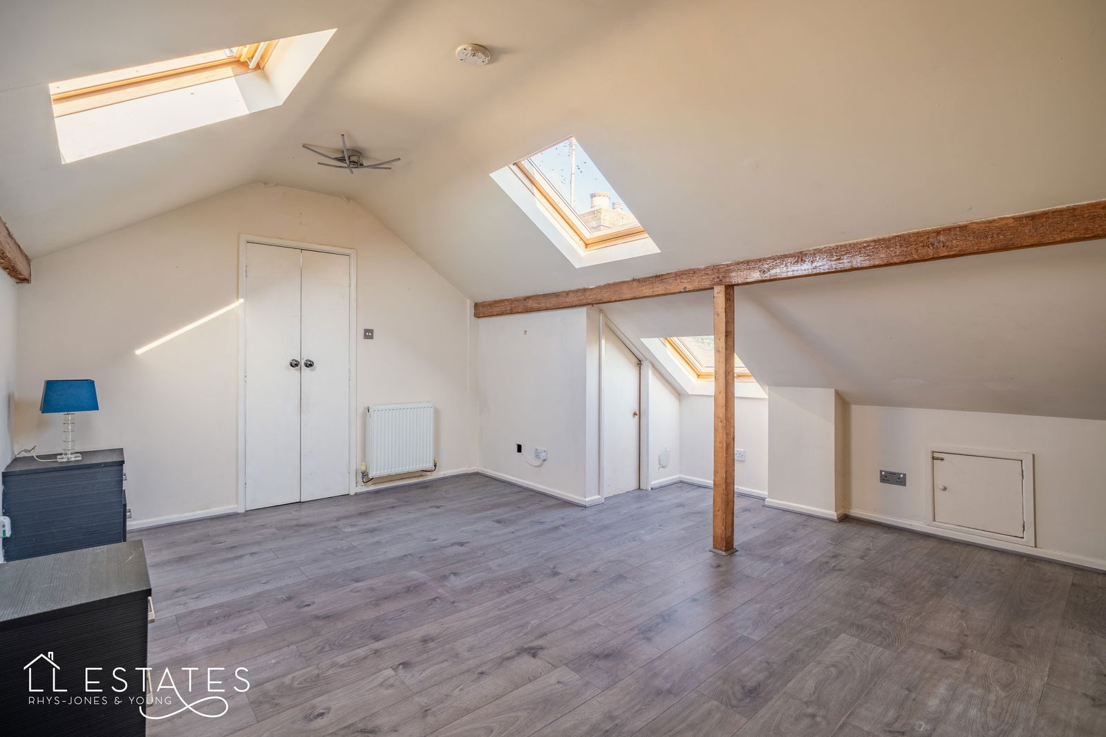 3 bed semi-detached bungalow for sale in Ffordd Ffynnon, Prestatyn  - Property Image 8