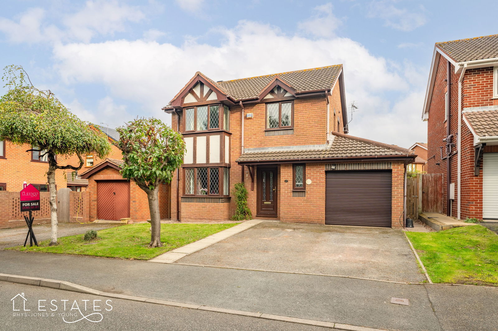 4 bed detached house for sale in Ffordd Ffynnon, Rhyl, LL18