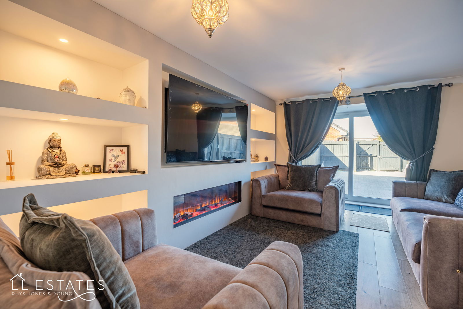 3 bed town house for sale in Ffordd Idwal, Prestatyn  - Property Image 3