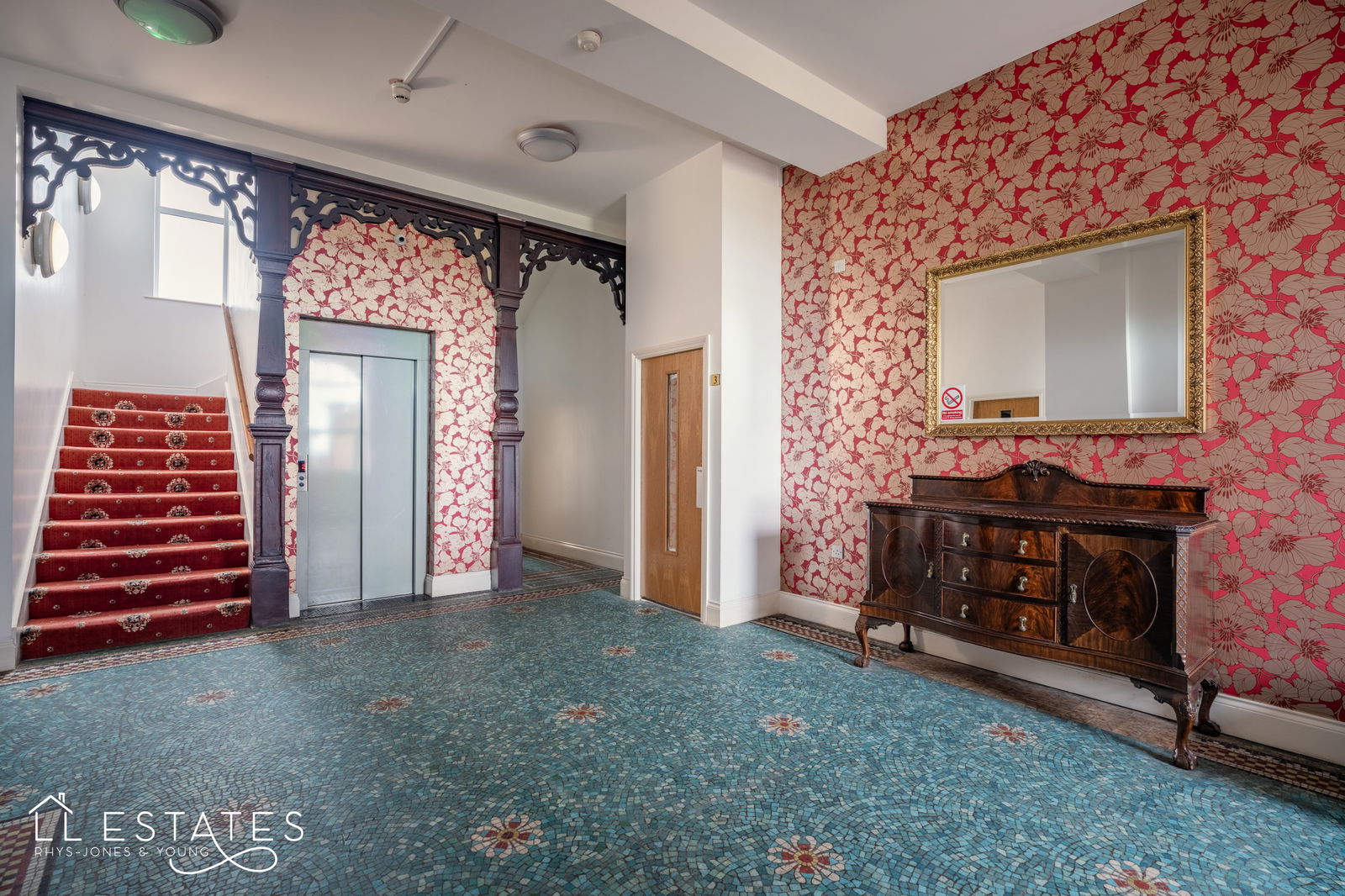 2 bed ground floor flat for sale in West Parade, Rhyl 8