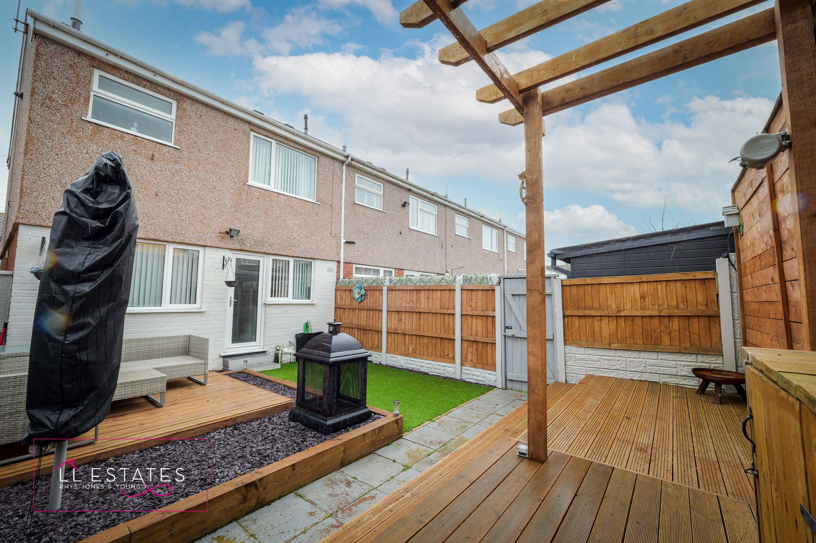 3 bed end of terrace house for sale in Brookdale Road, Rhyl 1