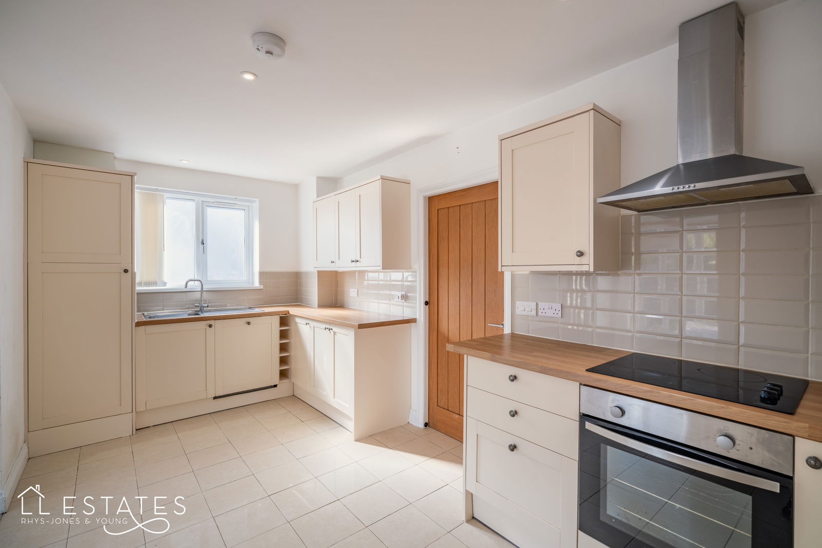 4 bed detached house for sale in Ffordd Bryn Y Garn, Henllan 13