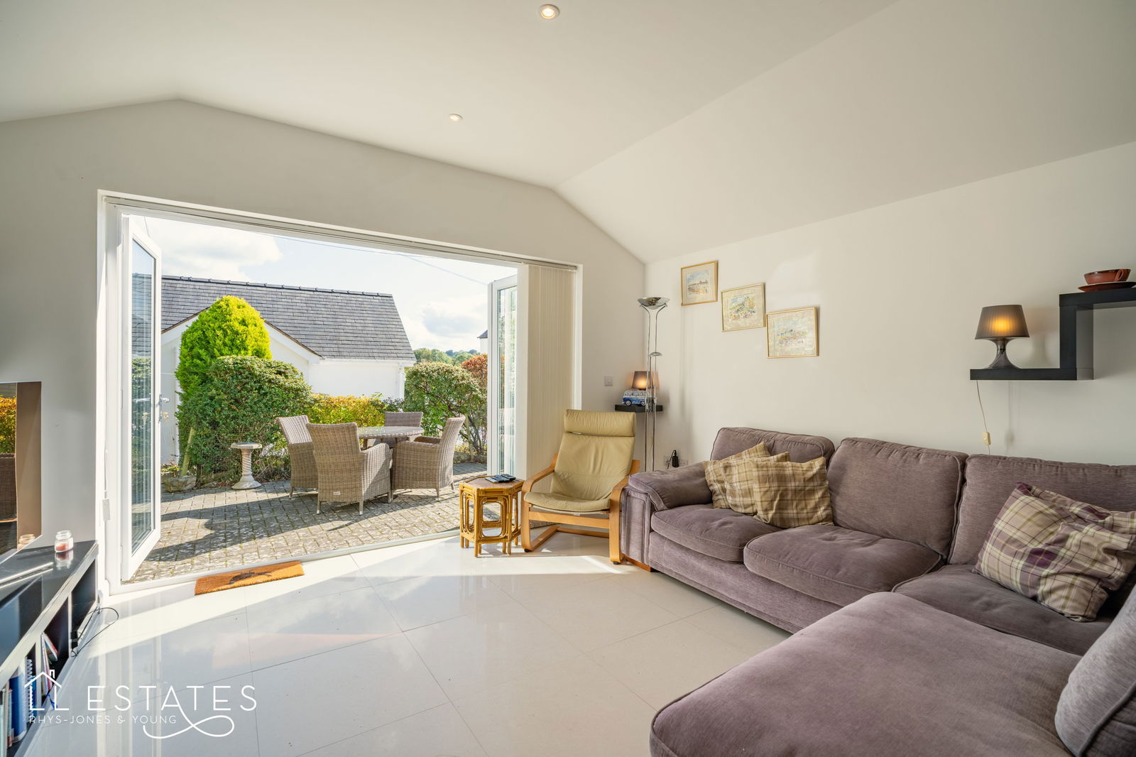 4 bed detached house for sale in Ffordd Bryn Y Garn, Henllan 1