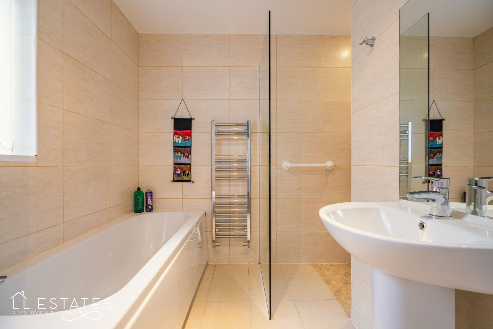 4 bed detached house for sale in Ffordd Bryn Y Garn, Henllan 6