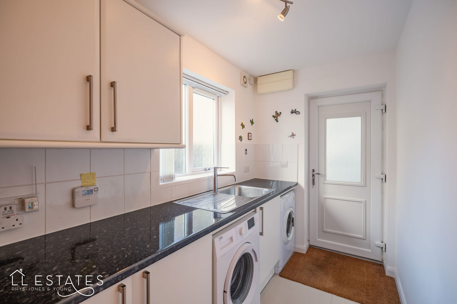 4 bed detached house for sale in Ffordd Bryn Y Garn, Henllan 3