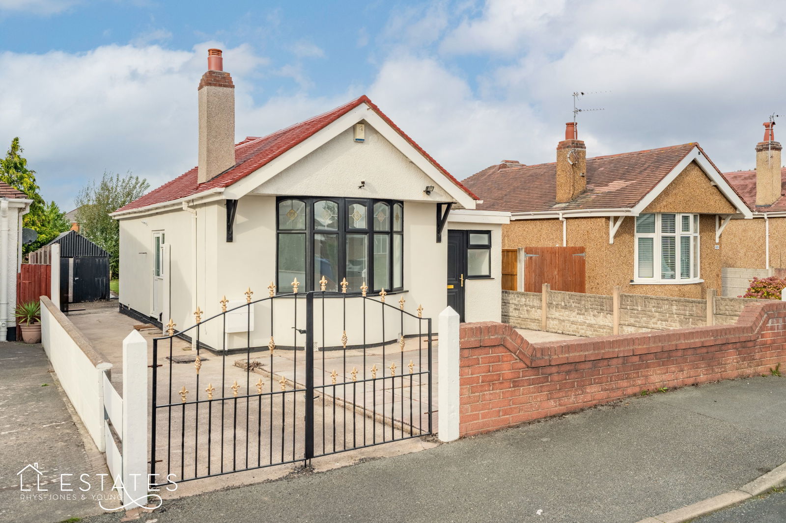2 bed bungalow for sale in Handsworth Crescent, Rhyl, LL18