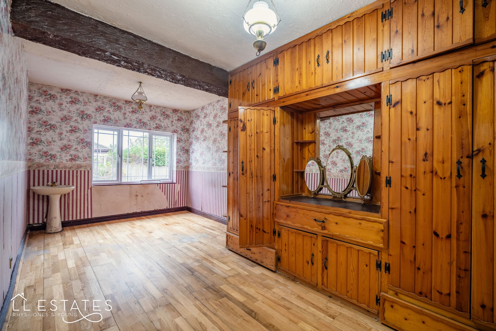 4 bed bungalow for sale in Morfa Avenue, Kinmel Bay  - Property Image 7