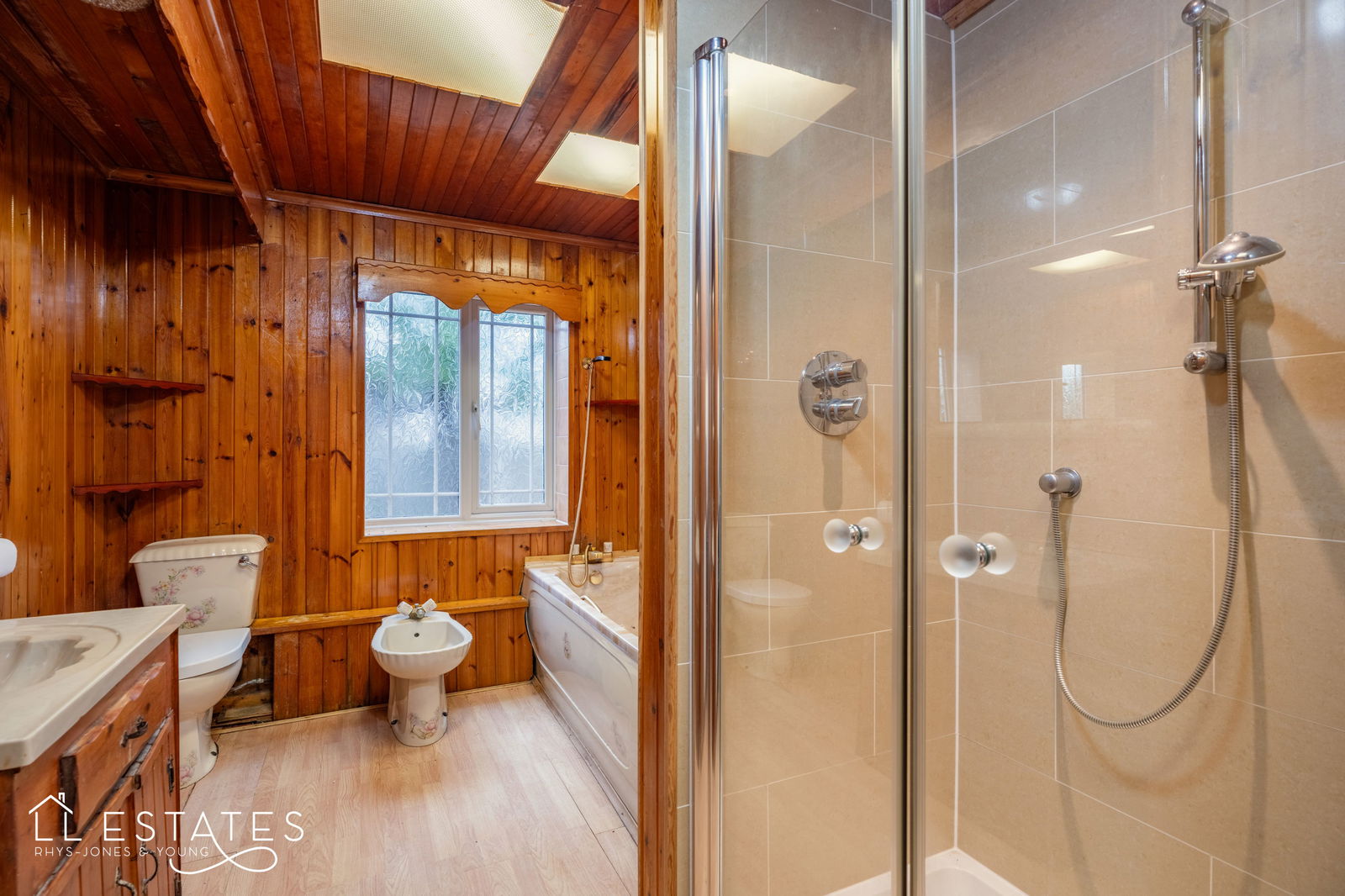 4 bed bungalow for sale in Morfa Avenue, Kinmel Bay  - Property Image 8