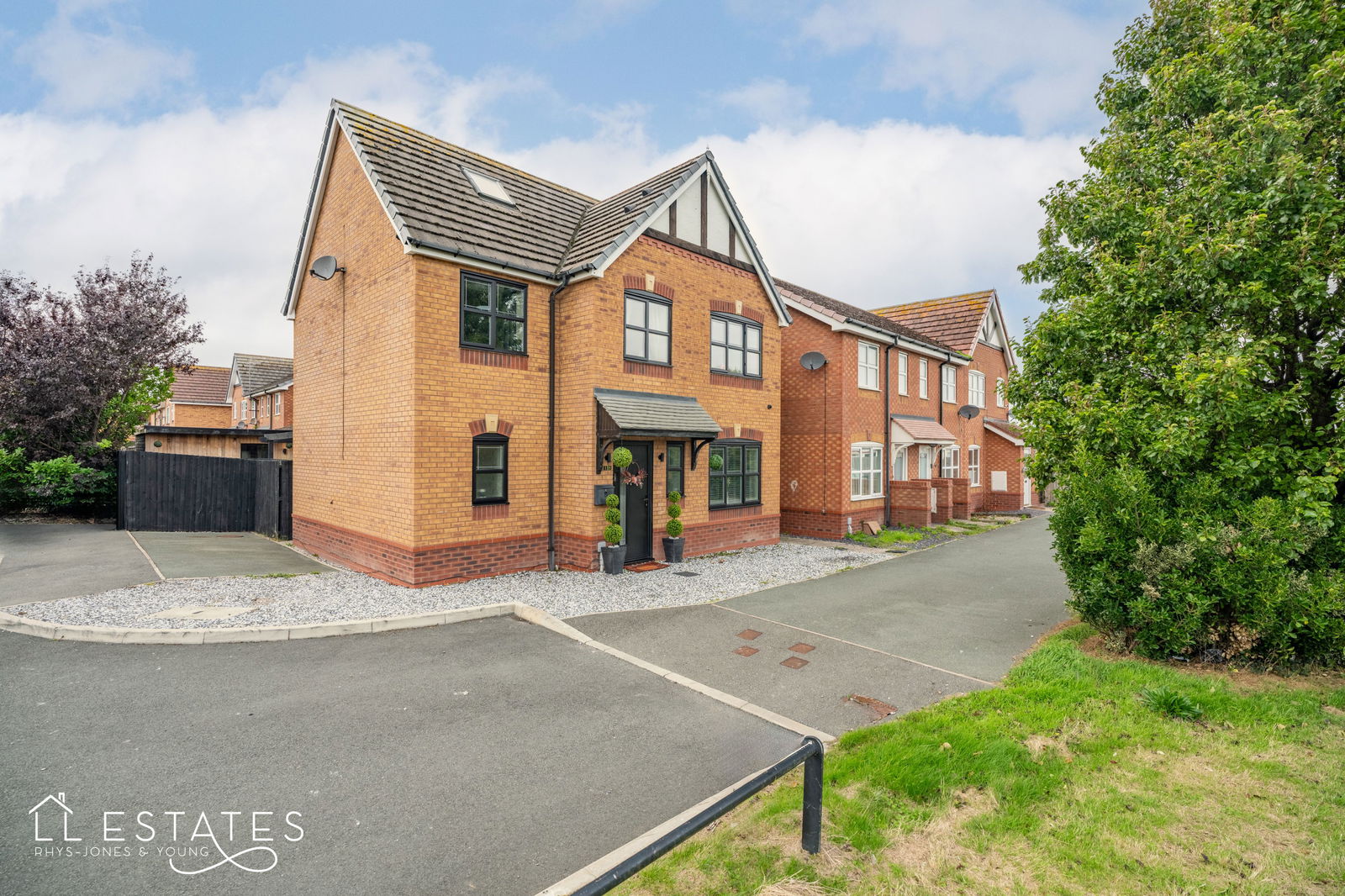 5 bed detached house for sale in Tan Y Coed, Prestatyn, LL19