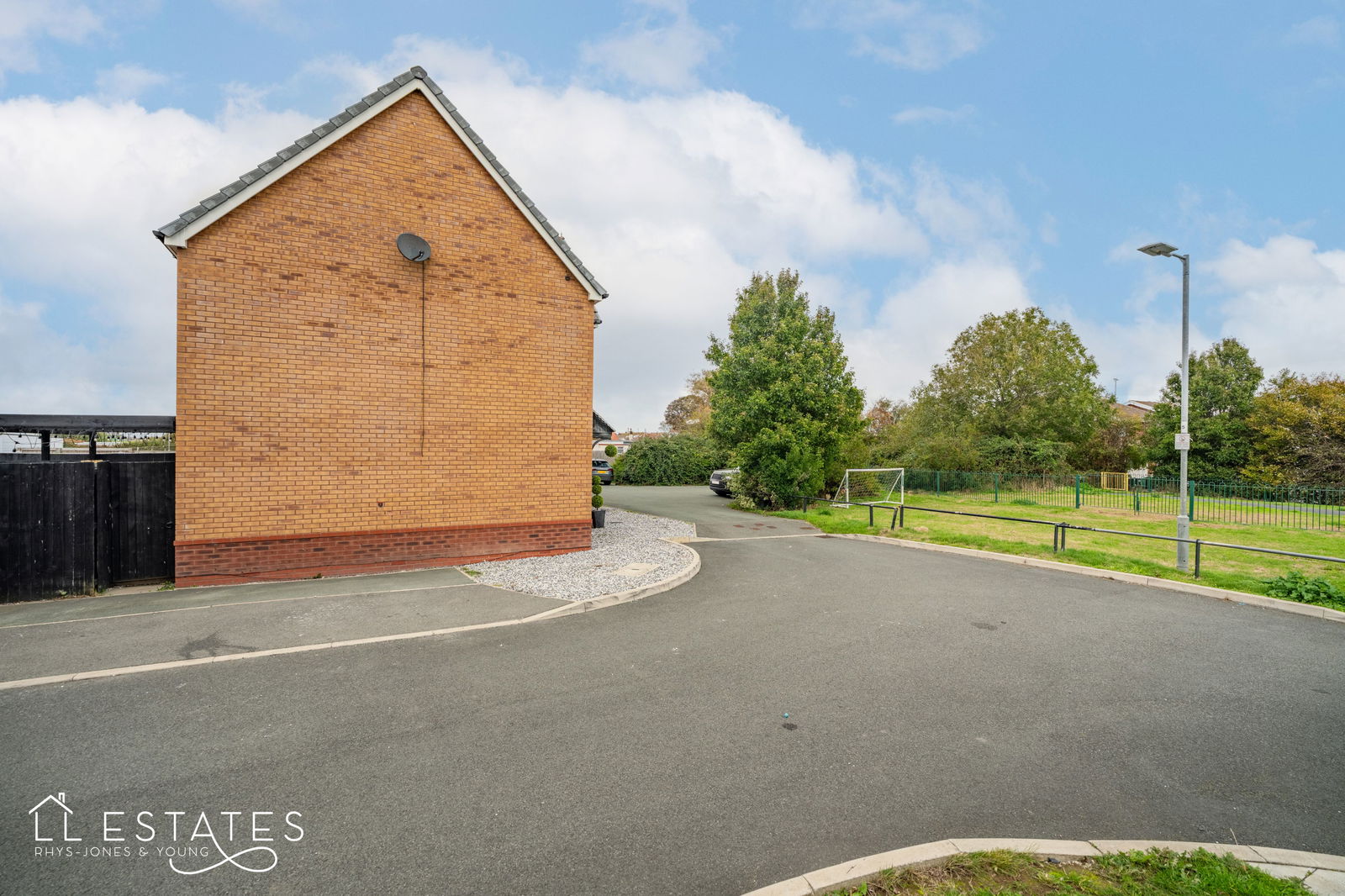 5 bed detached house for sale in Tan Y Coed, Prestatyn  - Property Image 18