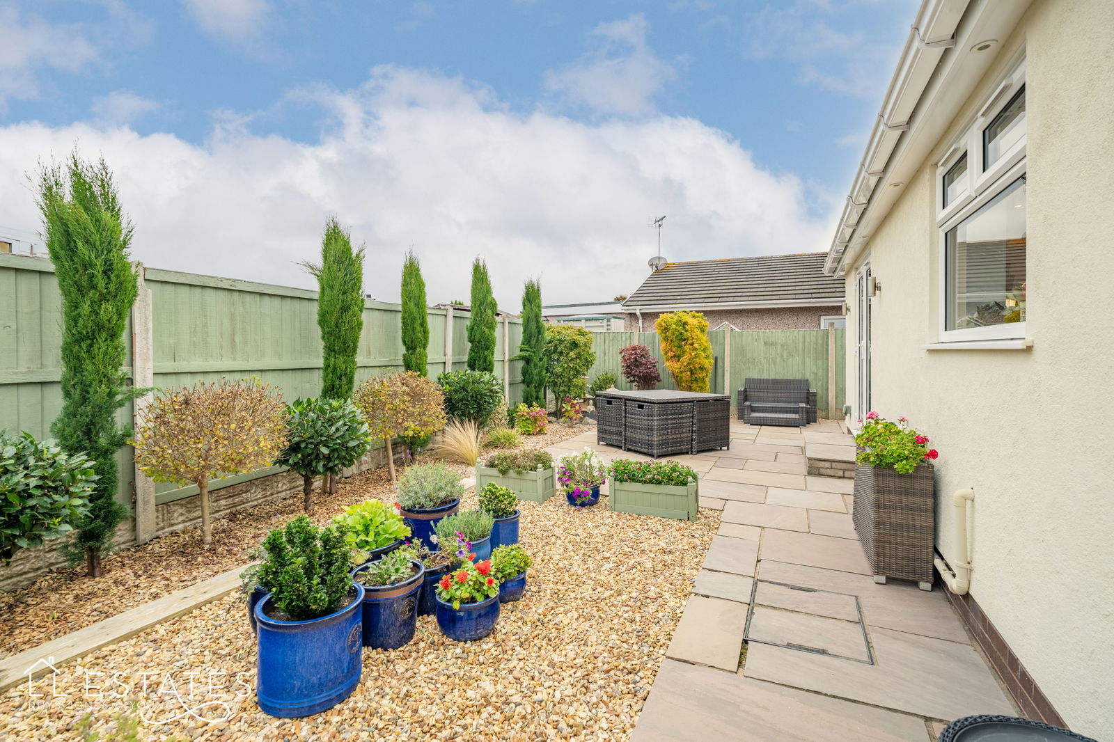 3 bed bungalow for sale in Ffordd Siarl, St. Asaph 10