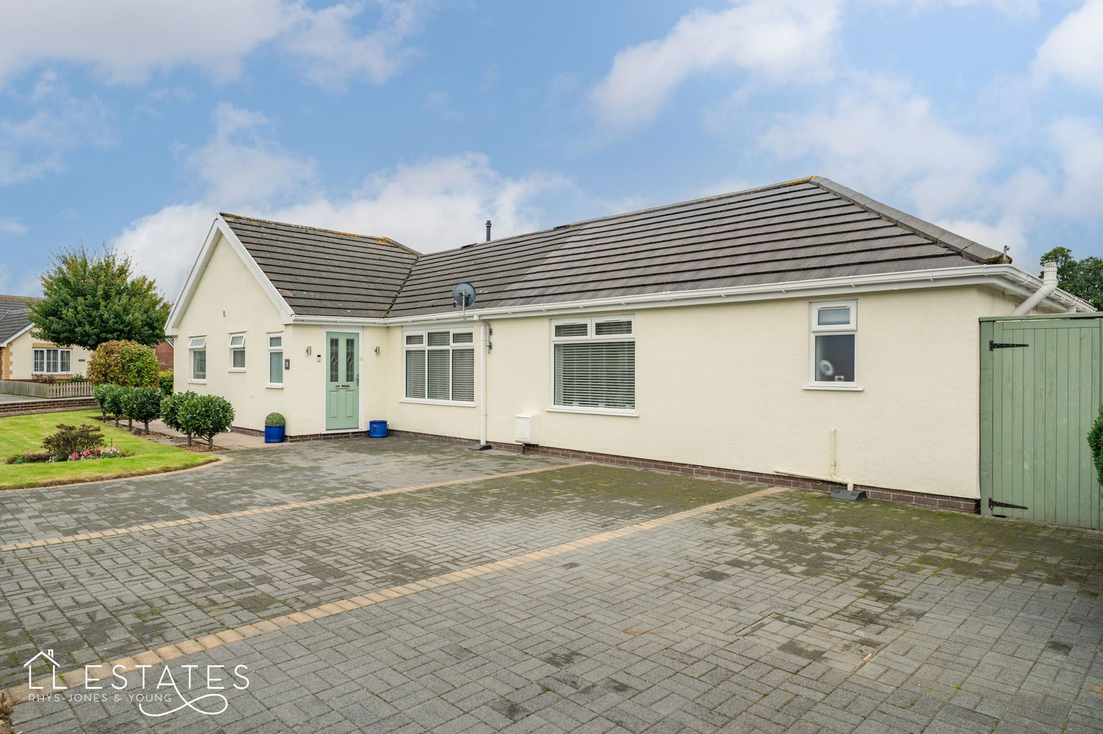 3 bed bungalow for sale in Ffordd Siarl, St. Asaph, LL17