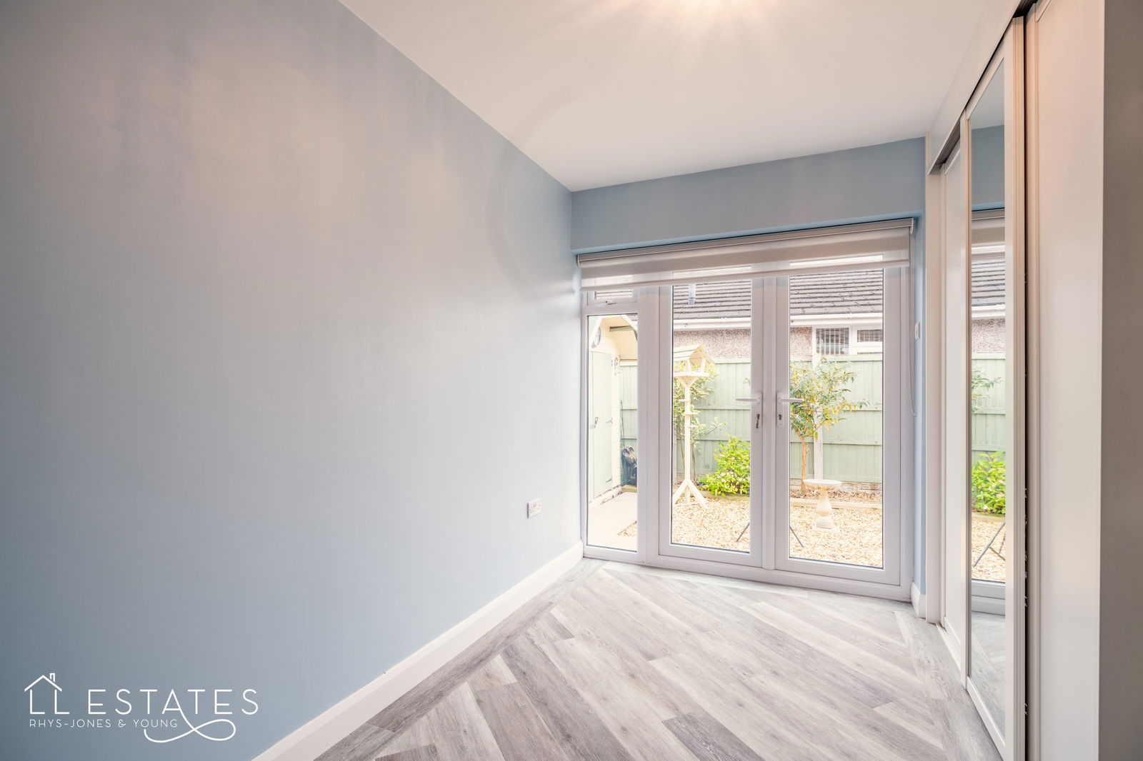 3 bed bungalow for sale in Ffordd Siarl, St. Asaph 7