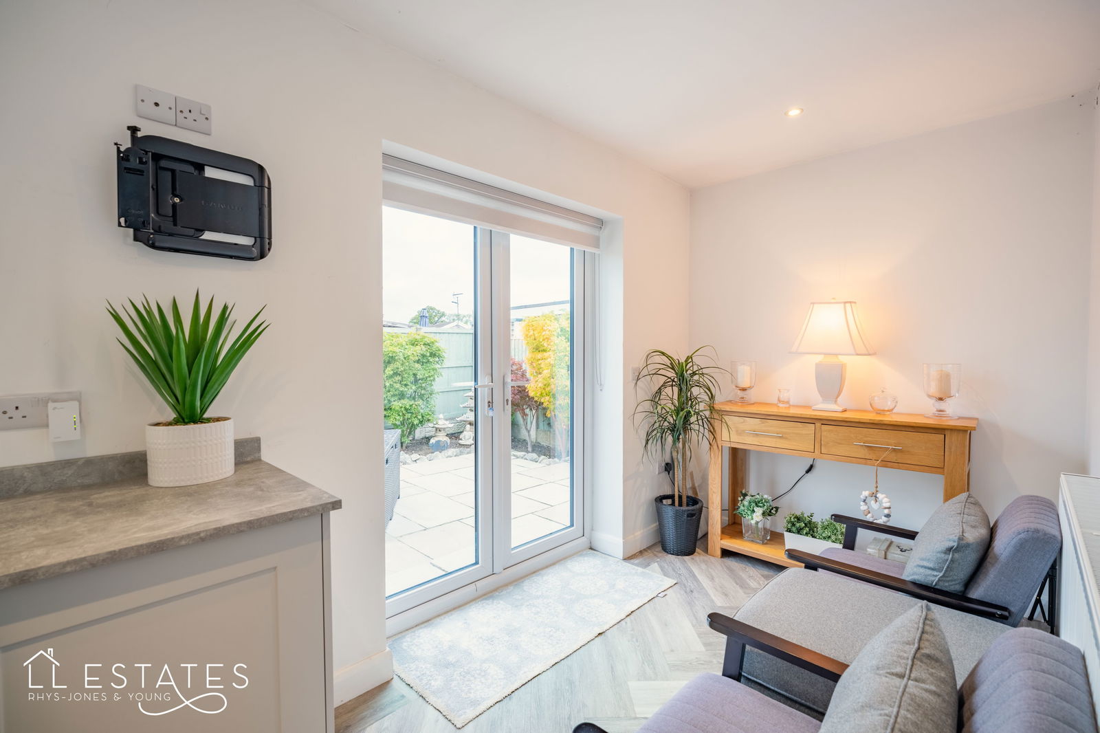 3 bed bungalow for sale in Ffordd Siarl, St. Asaph 3