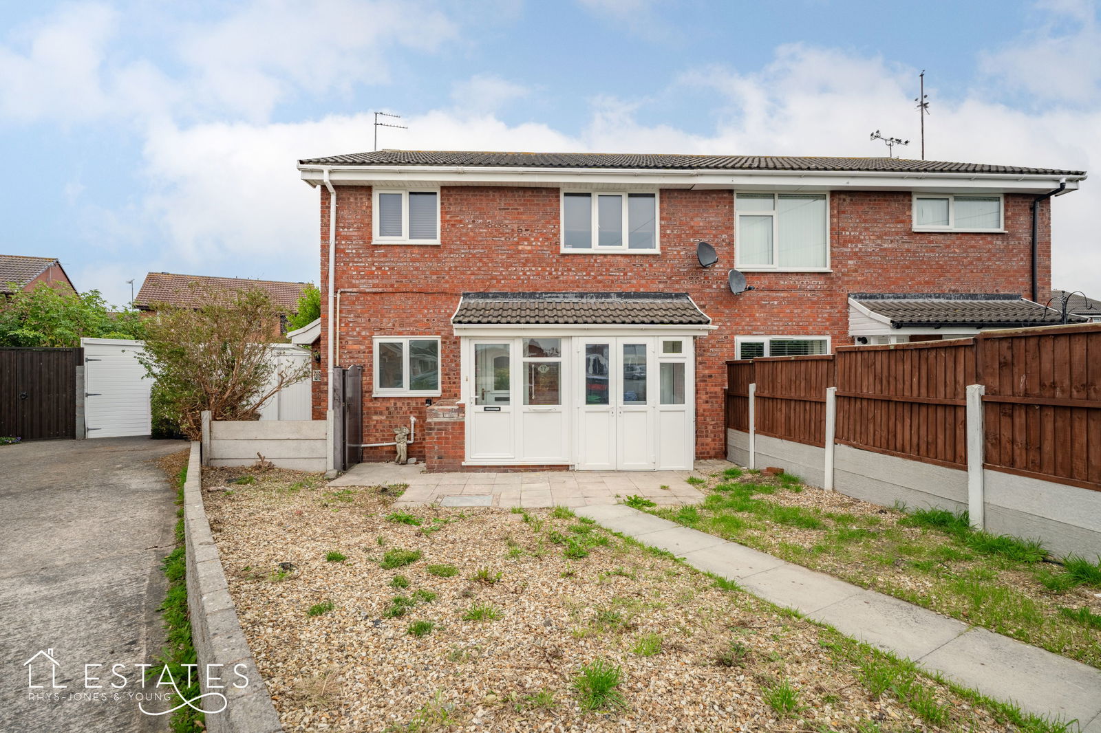 2 bed apartment for sale in Llys Alwen, Rhyl, LL18