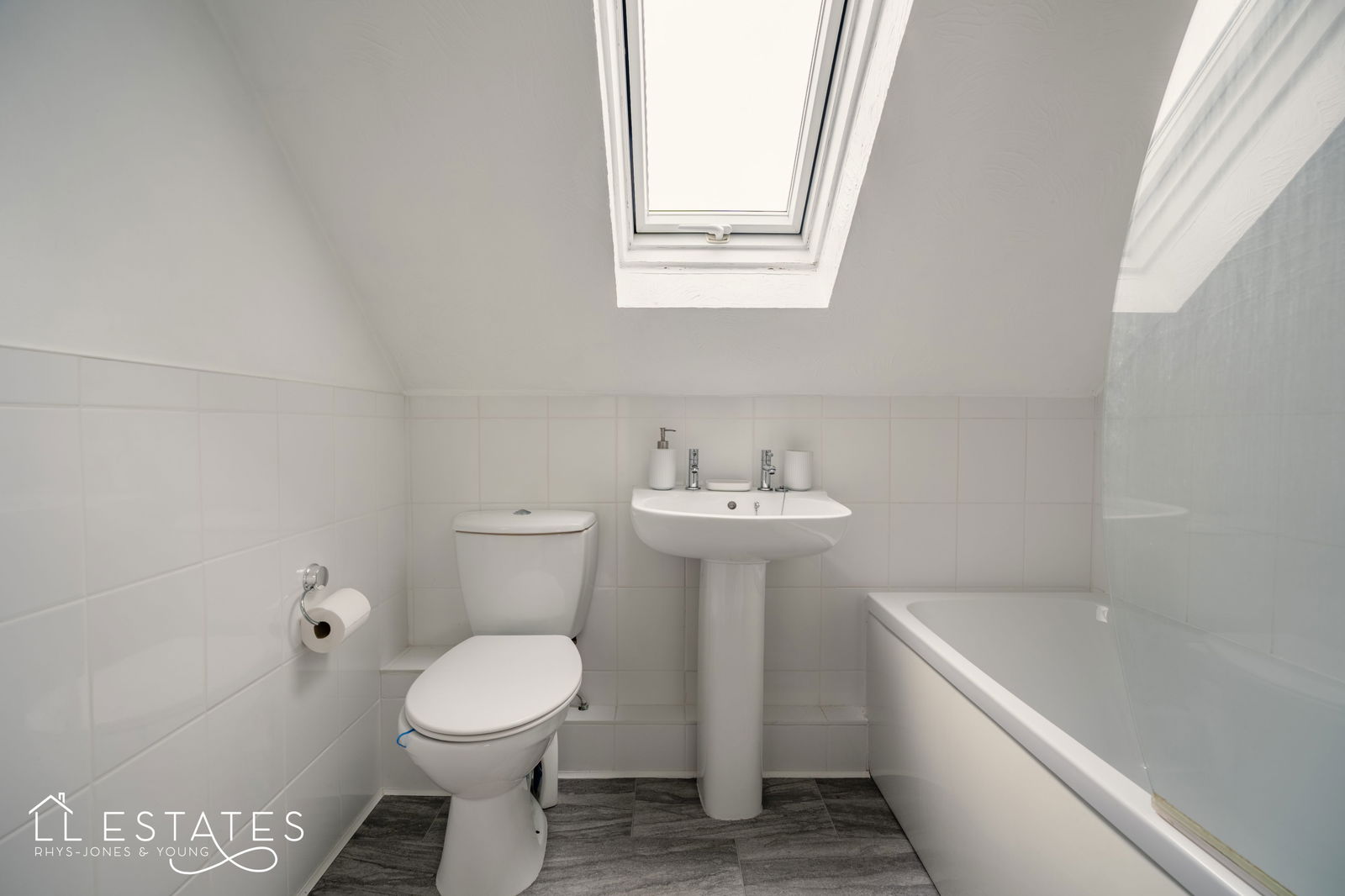 2 bed terraced house for sale in Sarn Road, Trelogan  - Property Image 4
