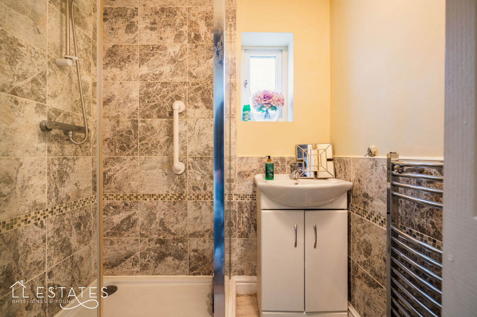 2 bed semi-detached bungalow for sale in Gwenarth Drive, Rhyl  - Property Image 7