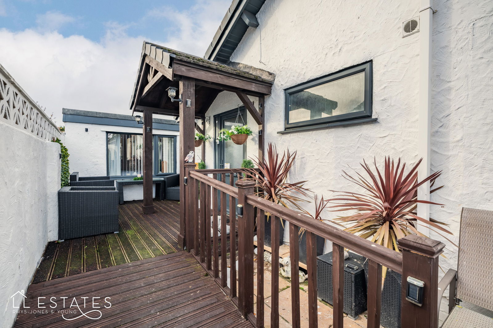 3 bed semi-detached bungalow for sale in Plastirion, Abergele - Property Image 1