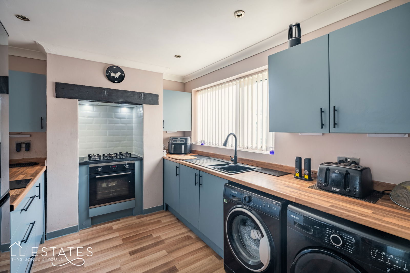 3 bed semi-detached bungalow for sale in Plastirion, Abergele  - Property Image 2