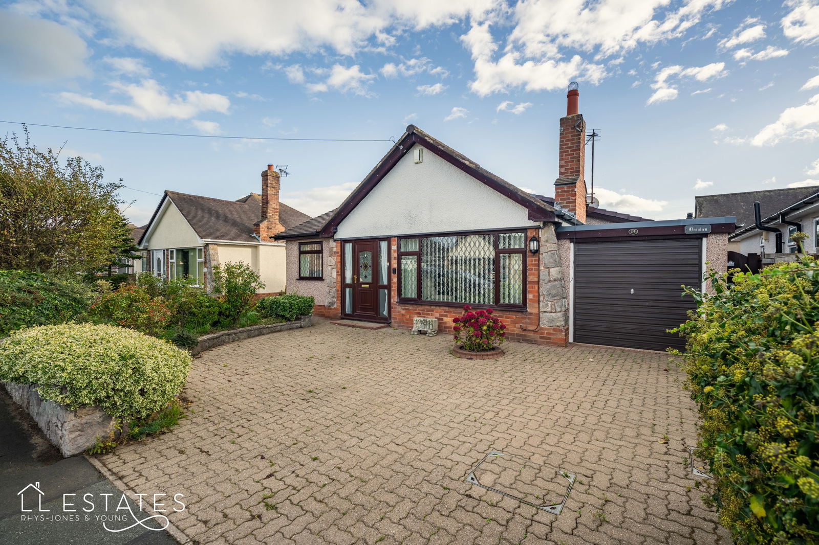 3 bed bungalow for sale in Highlands Road, Rhuddlan  - Property Image 1