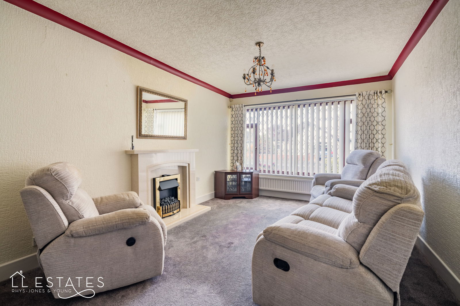 3 bed bungalow for sale in Highlands Road, Rhuddlan 1