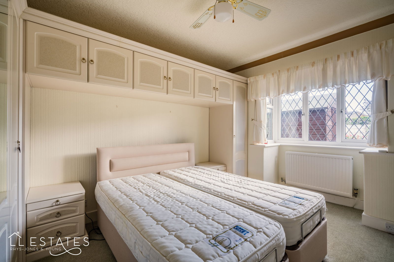 3 bed bungalow for sale in Highlands Road, Rhuddlan 7