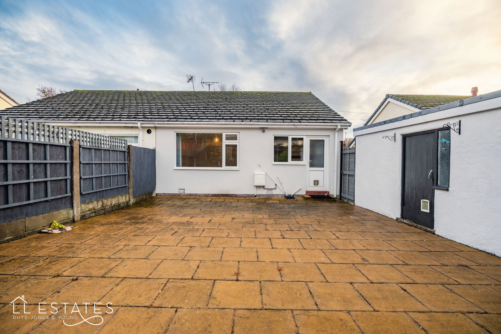 2 bed semi-detached bungalow for sale in The Meadows, Prestatyn  - Property Image 9
