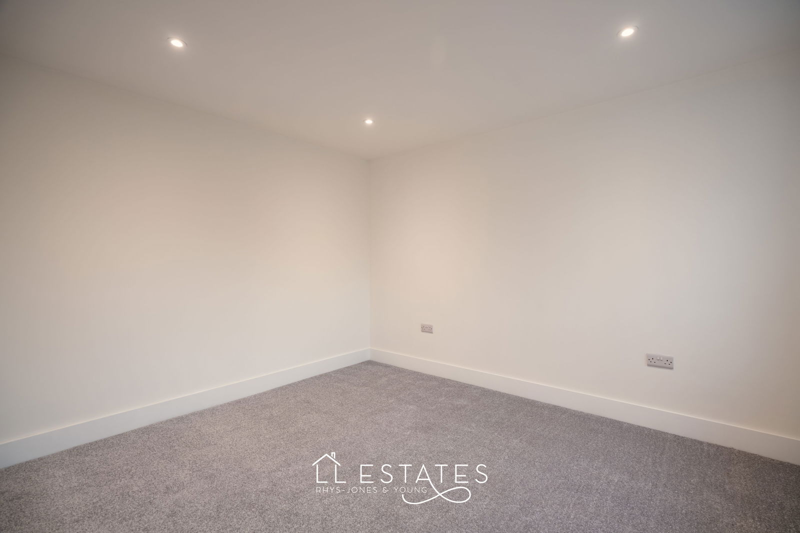 2 bed semi-detached bungalow for sale in Seabank Drive, Prestatyn  - Property Image 8