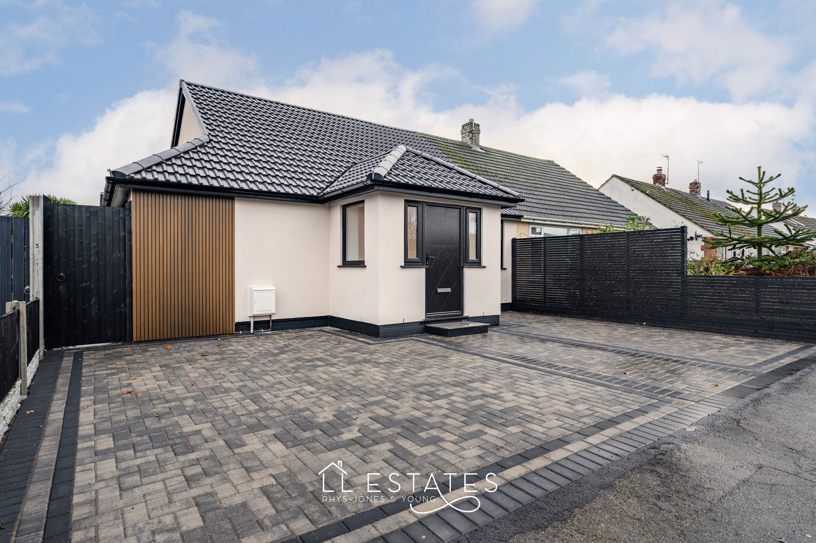 2 bed semi-detached bungalow for sale in Seabank Drive, Prestatyn - Property Image 1