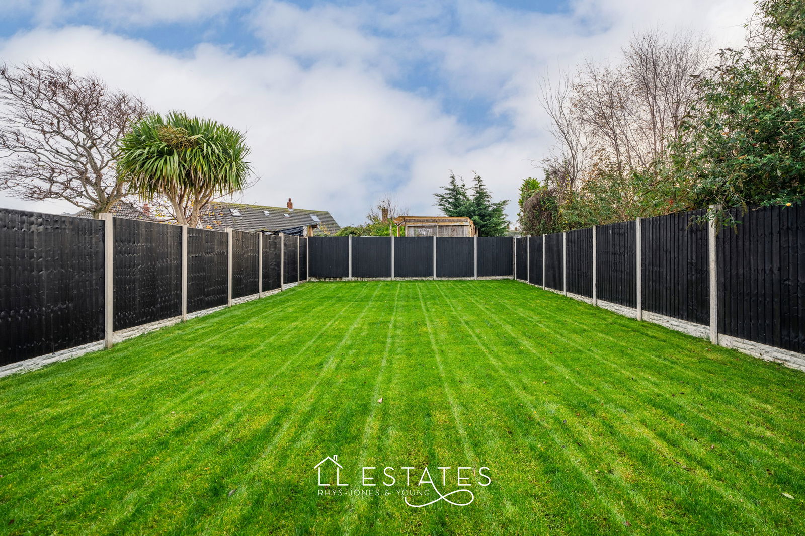 2 bed semi-detached bungalow for sale in Seabank Drive, Prestatyn  - Property Image 11