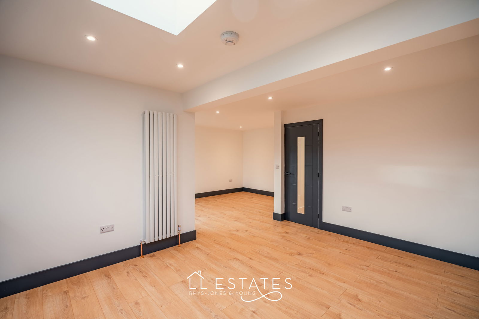 2 bed semi-detached bungalow for sale in Seabank Drive, Prestatyn  - Property Image 4