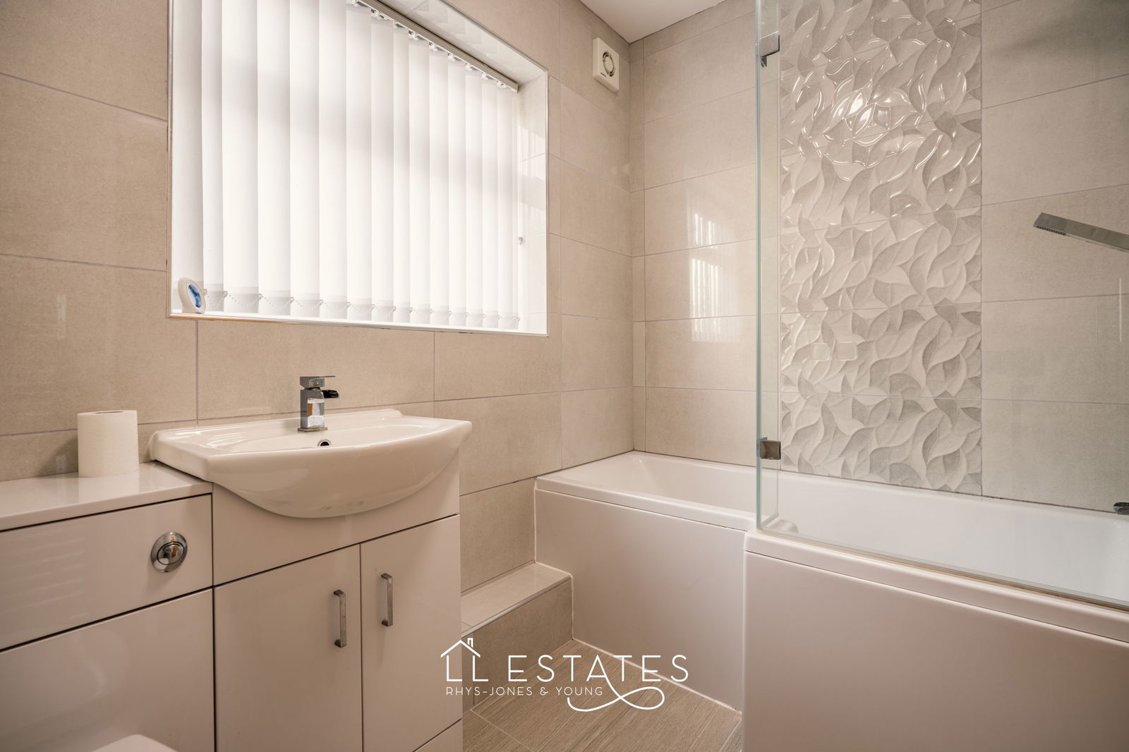 3 bed bungalow for sale in Patrick Avenue, Rhyl 7