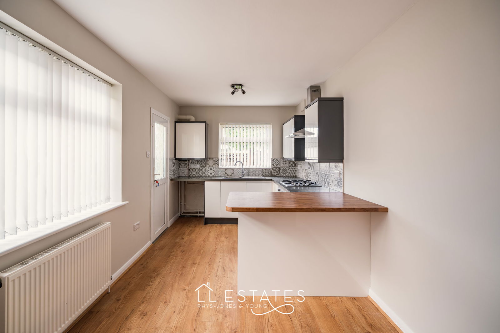 3 bed bungalow for sale in Patrick Avenue, Rhyl  - Property Image 2