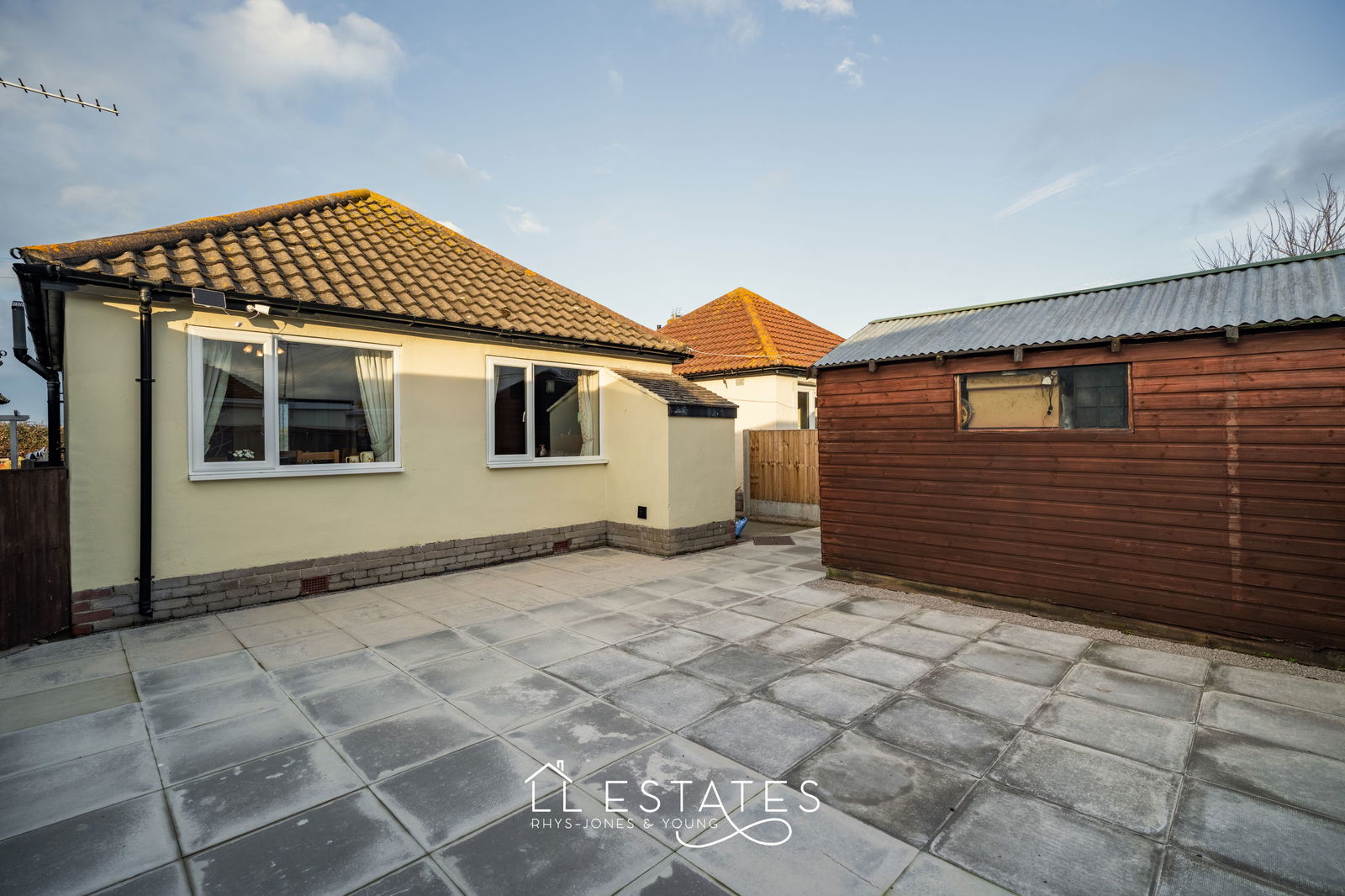 2 bed bungalow for sale in Green Lanes, Prestatyn 8