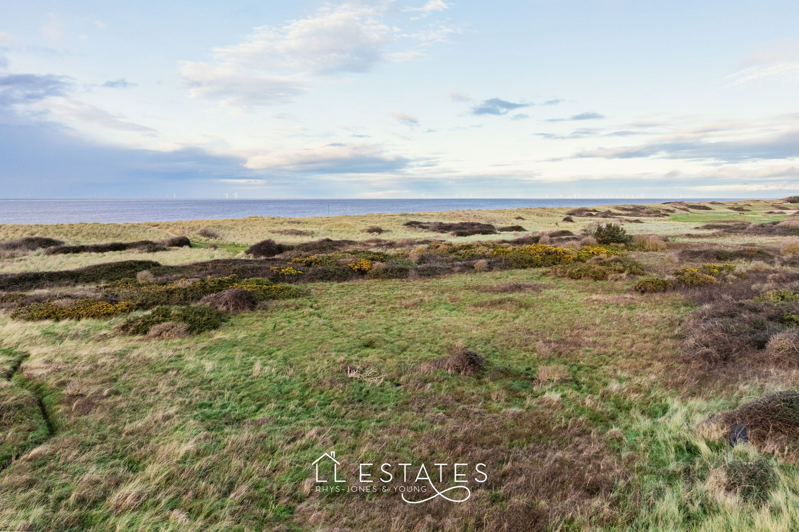 2 bed bungalow for sale in Green Lanes, Prestatyn  - Property Image 2