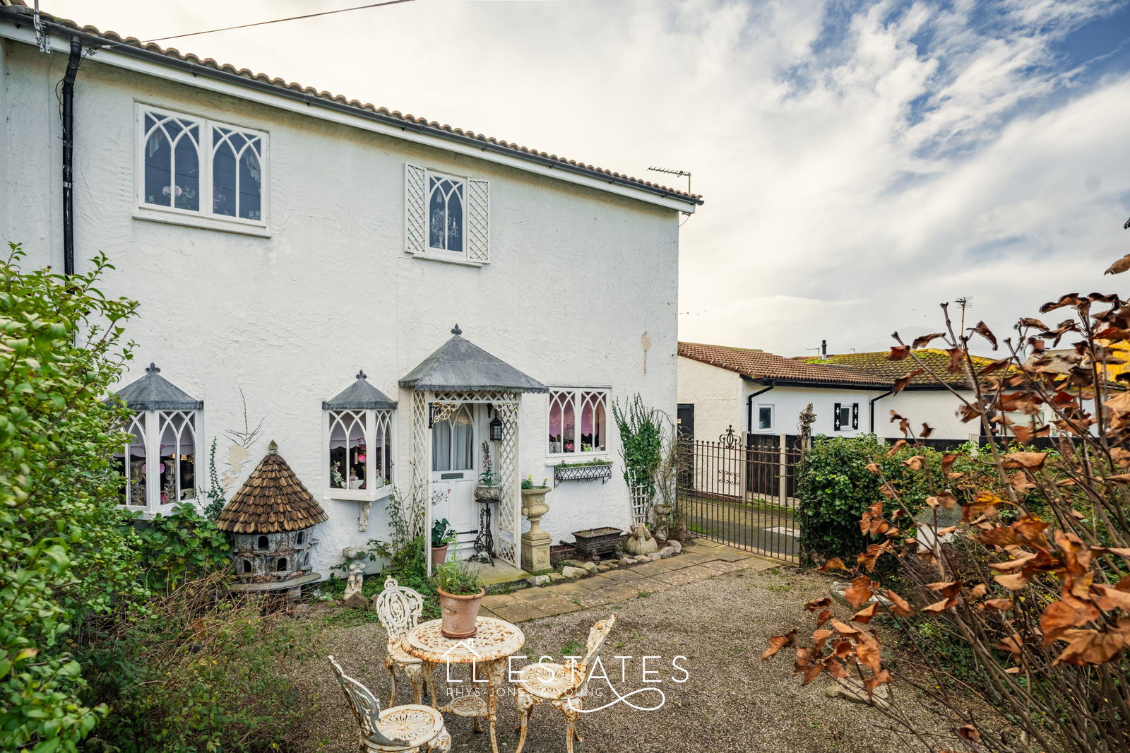 2 bed detached house for sale in Heol Y Fedwen, Belgrano 1