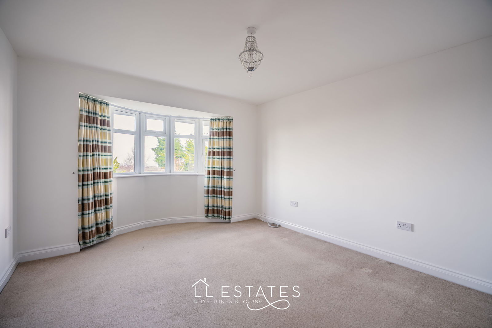 4 bed detached house for sale, Trelogan 4