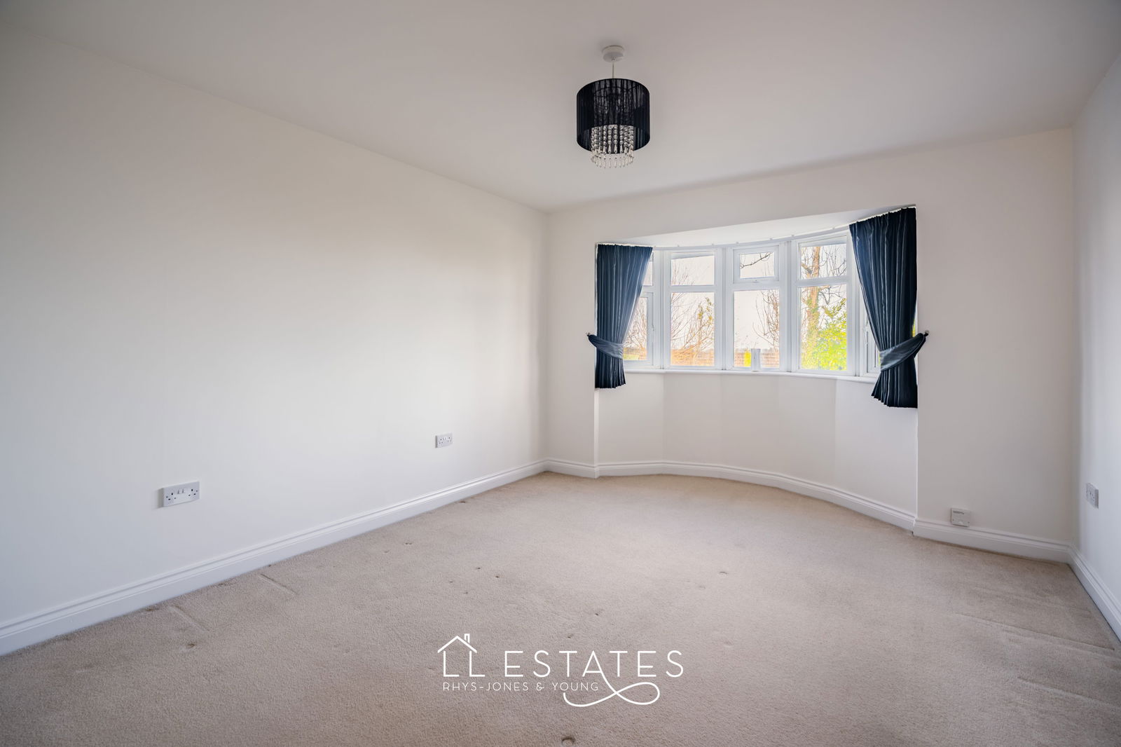 4 bed detached house for sale, Trelogan 5