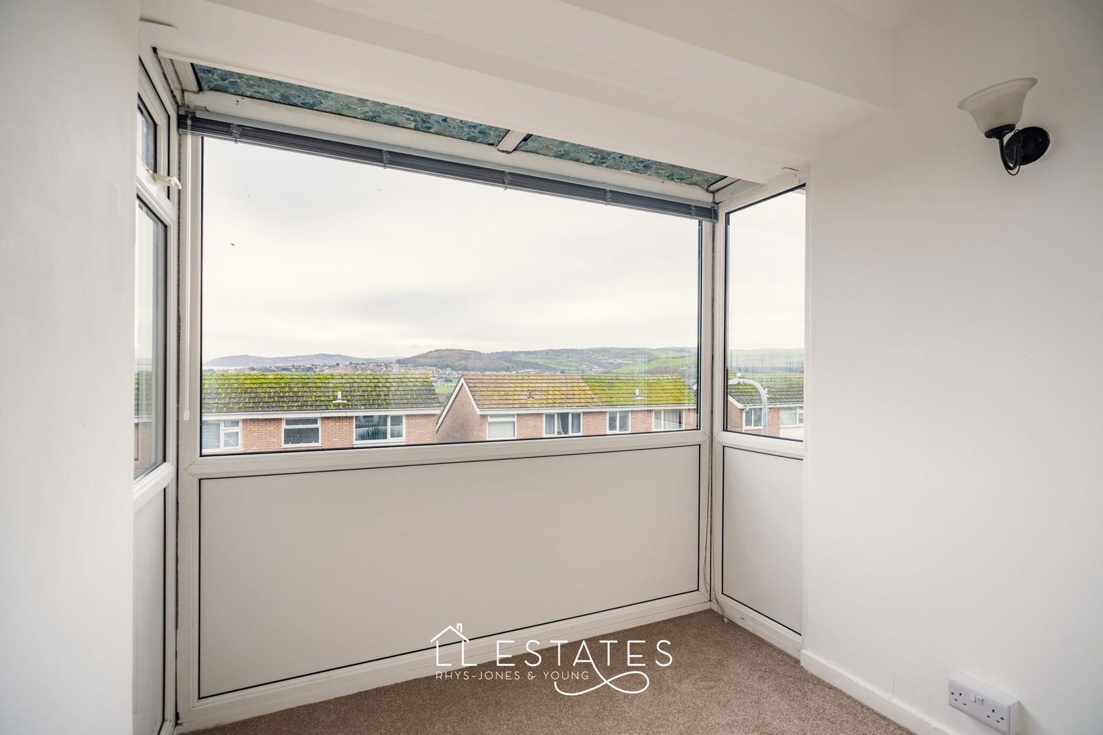 3 bed semi-detached house for sale in Ormeside, Penrhynside  - Property Image 7