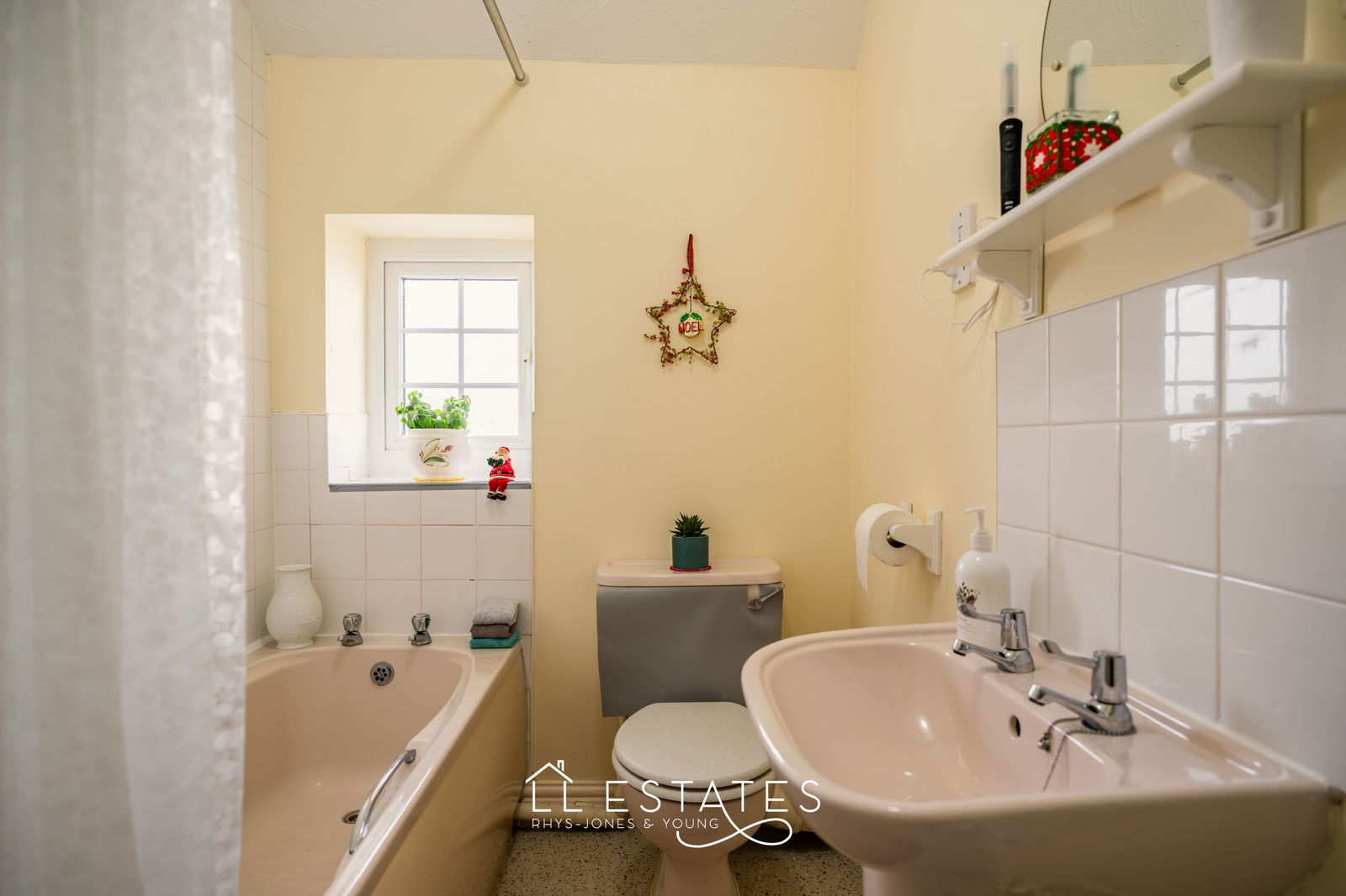 4 bed apartment for sale in Old Foryd Road, Rhyl  - Property Image 4