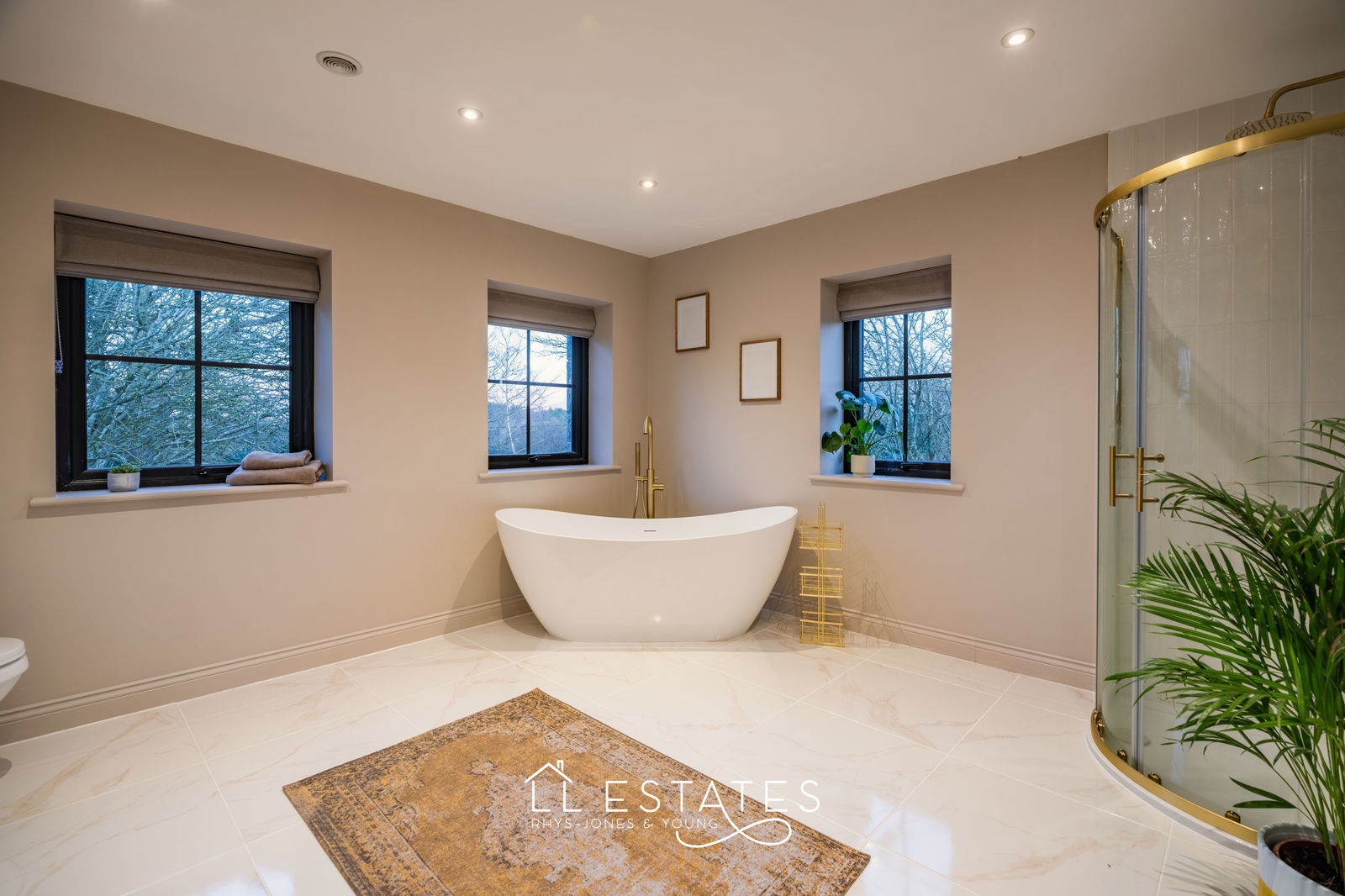 5 bed detached house for sale, Lloc  - Property Image 16