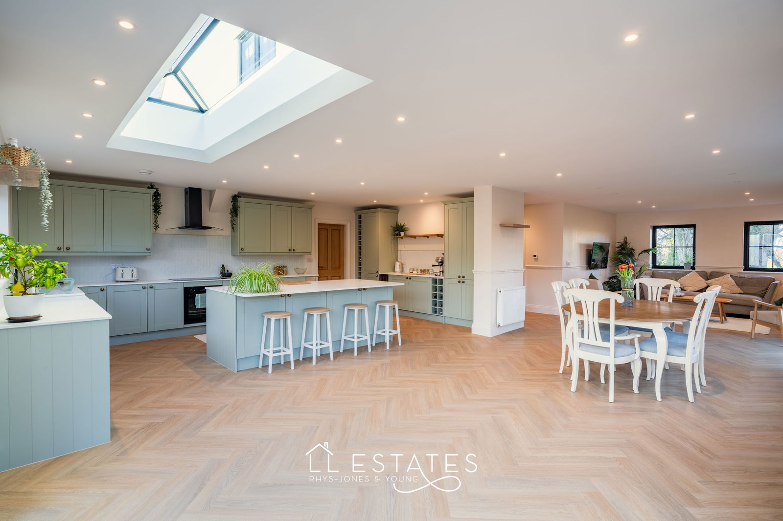 5 bed detached house for sale, Lloc  - Property Image 11