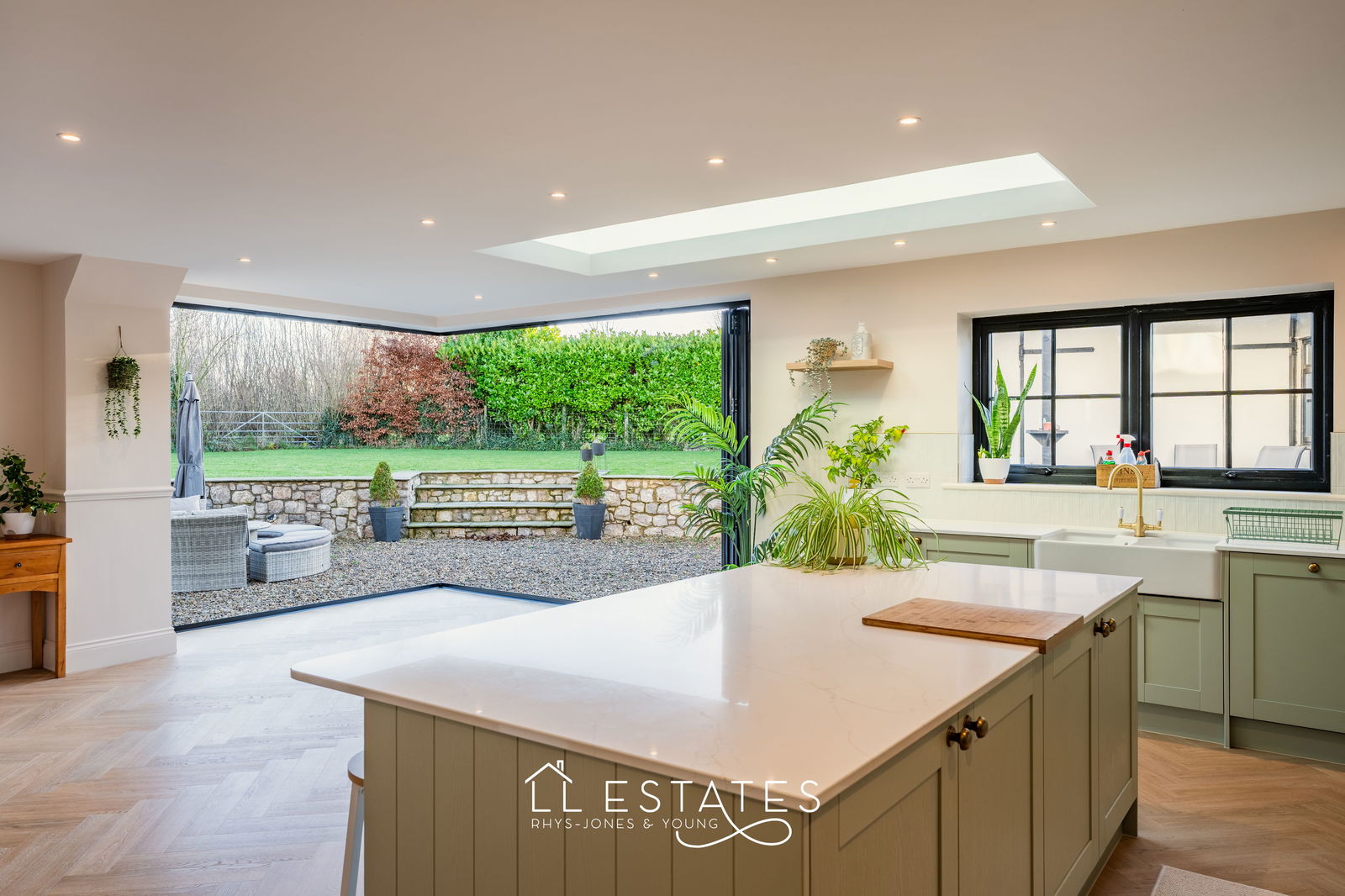 5 bed detached house for sale, Lloc 9