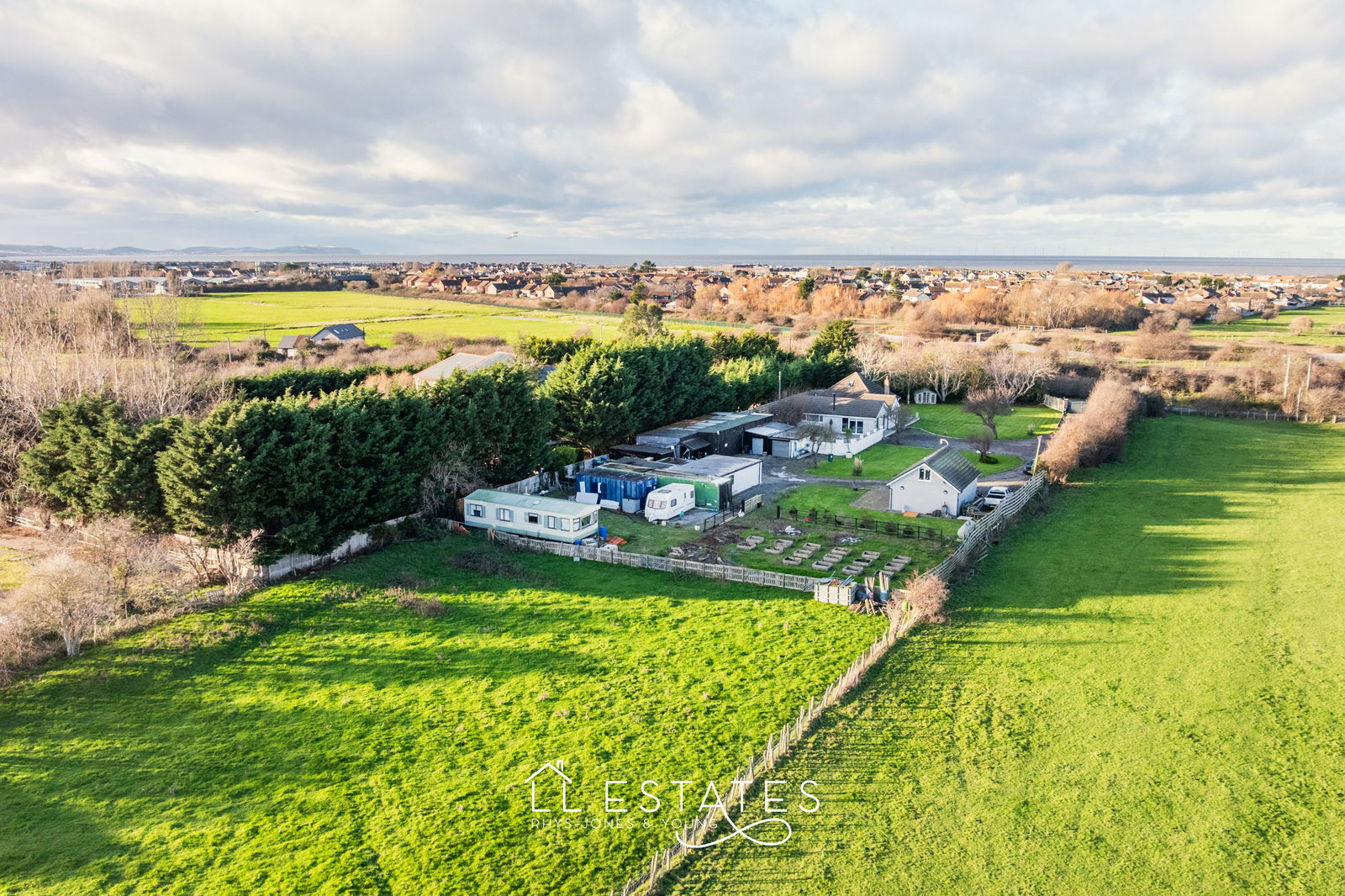 4 bed bungalow for sale in Ogwen Avenue, Kinmel Bay, LL18 5ER 1