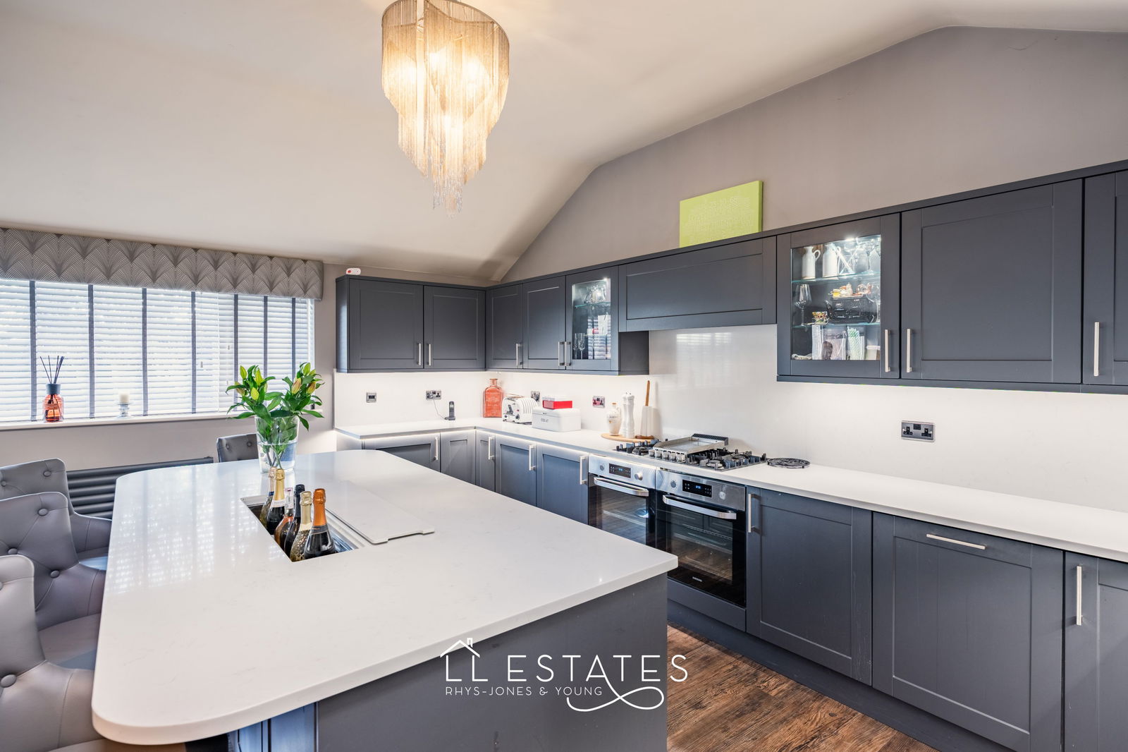 4 bed bungalow for sale in Ogwen Avenue, Kinmel Bay, LL18 5ER 3