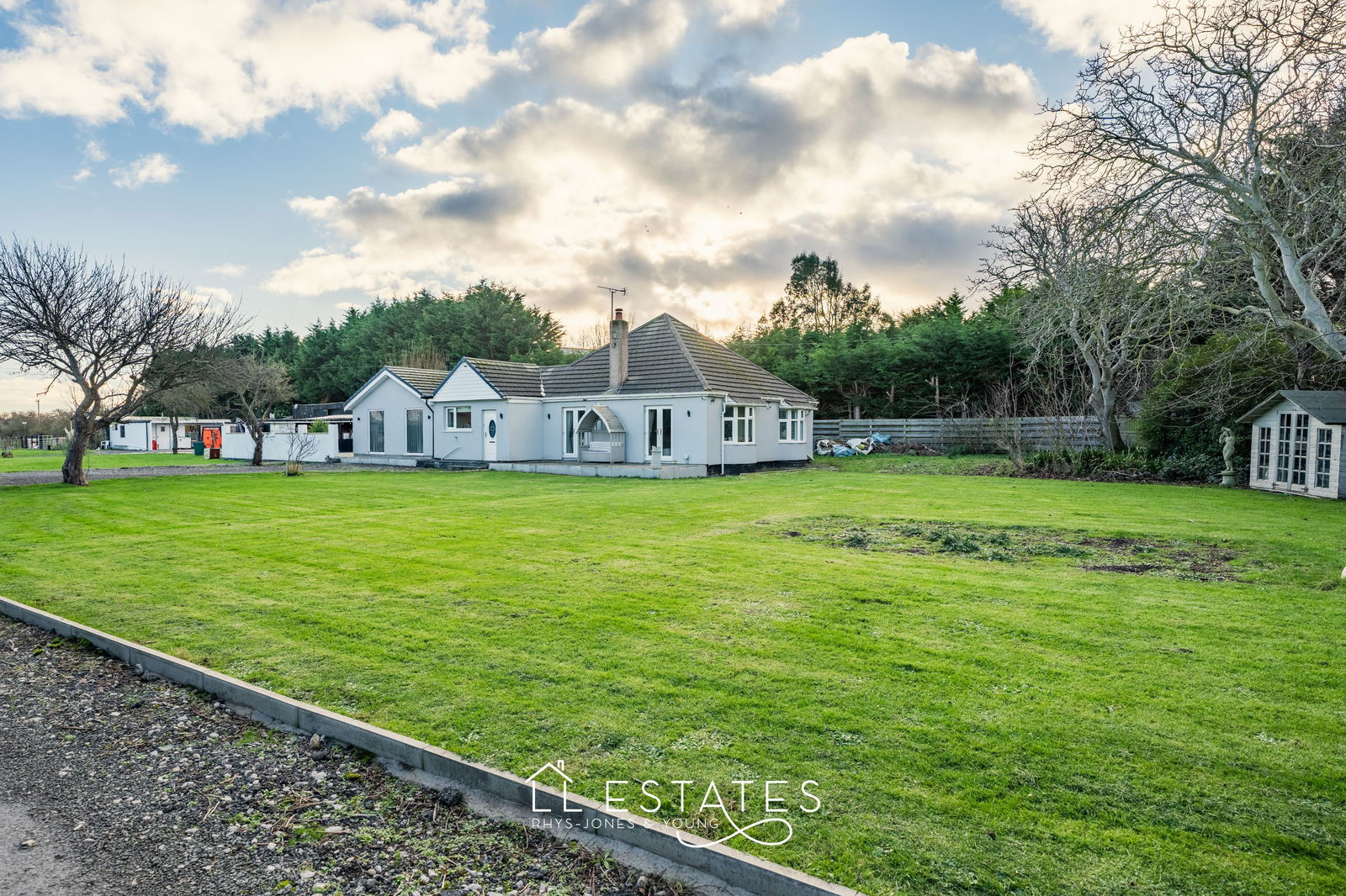 4 bed bungalow for sale in Ogwen Avenue, Kinmel Bay, LL18 5ER