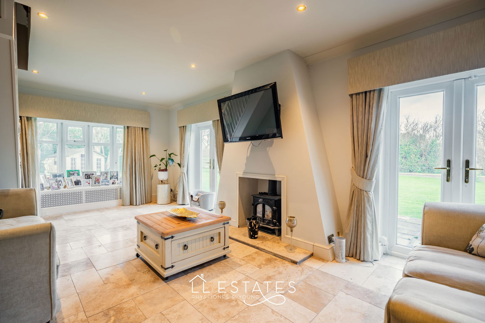 4 bed bungalow for sale in Ogwen Avenue, Kinmel Bay, LL18 5ER 8